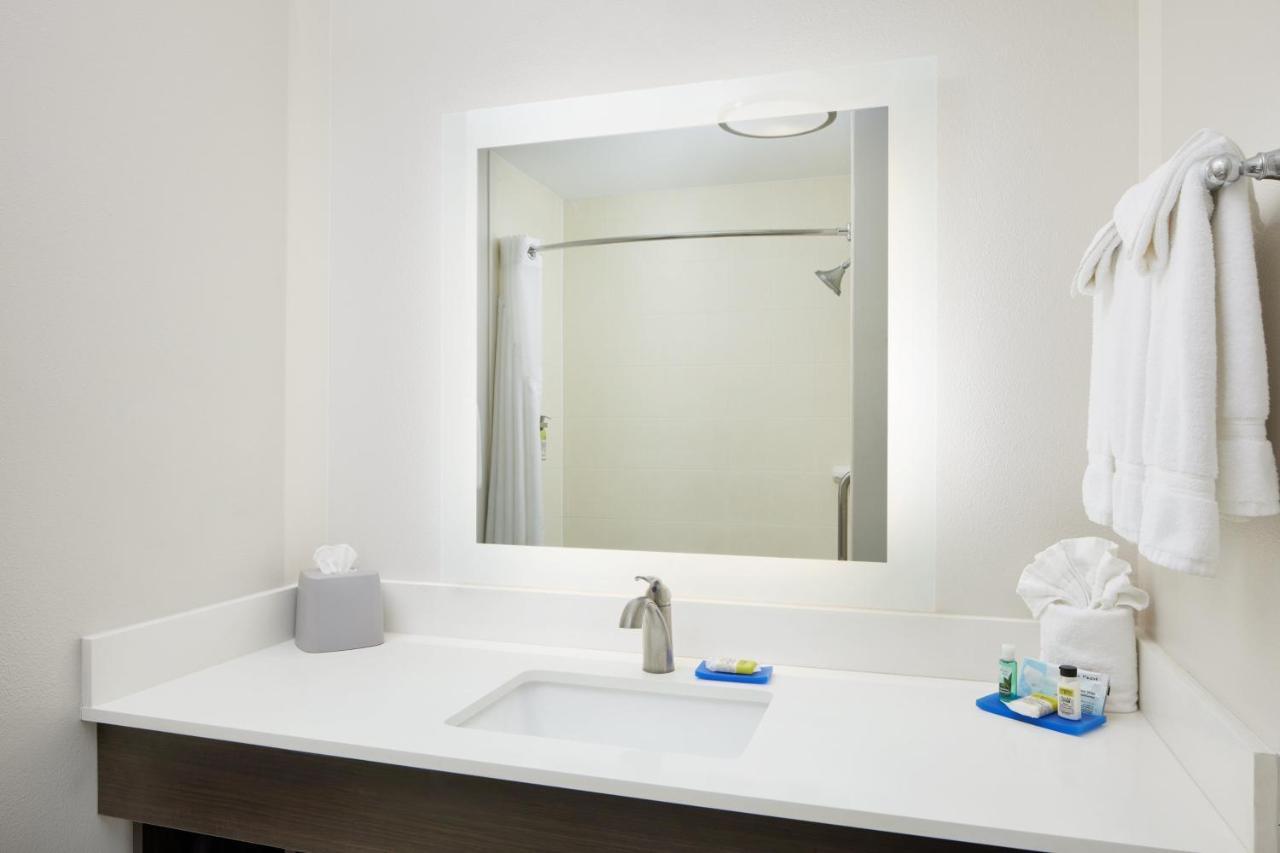 Express & - By Ihg Hotel Valdosta