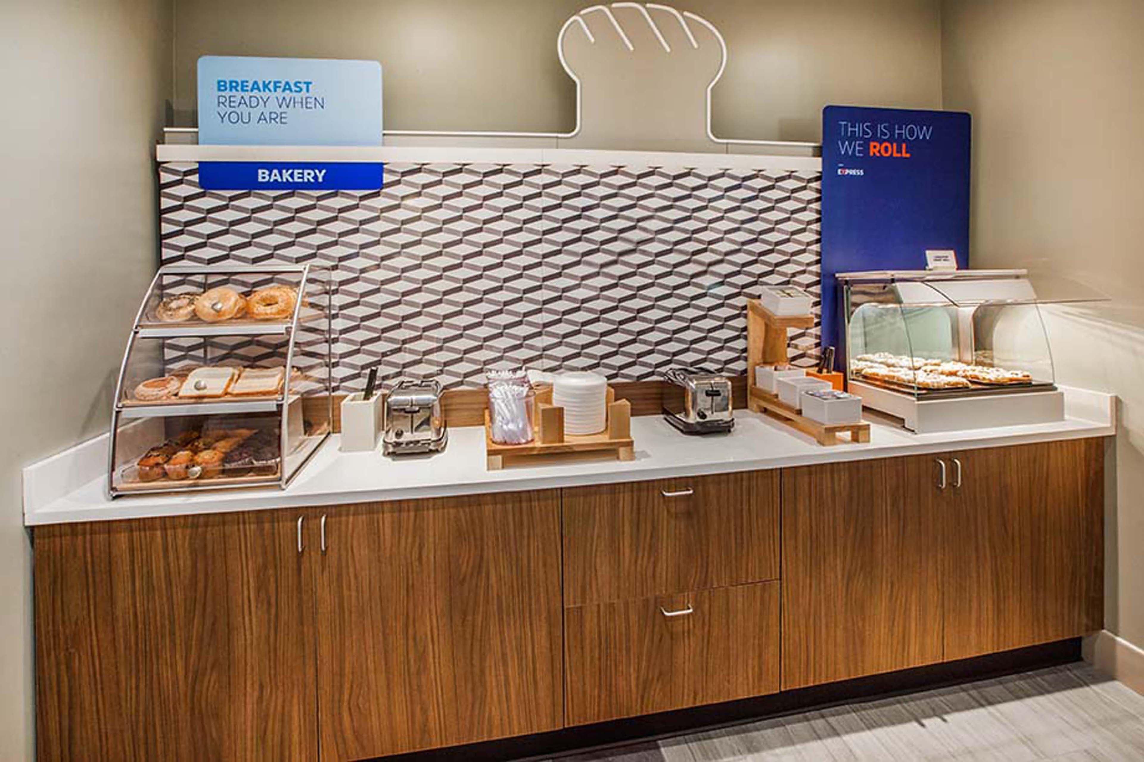 Express & - By Ihg 2* Valdosta