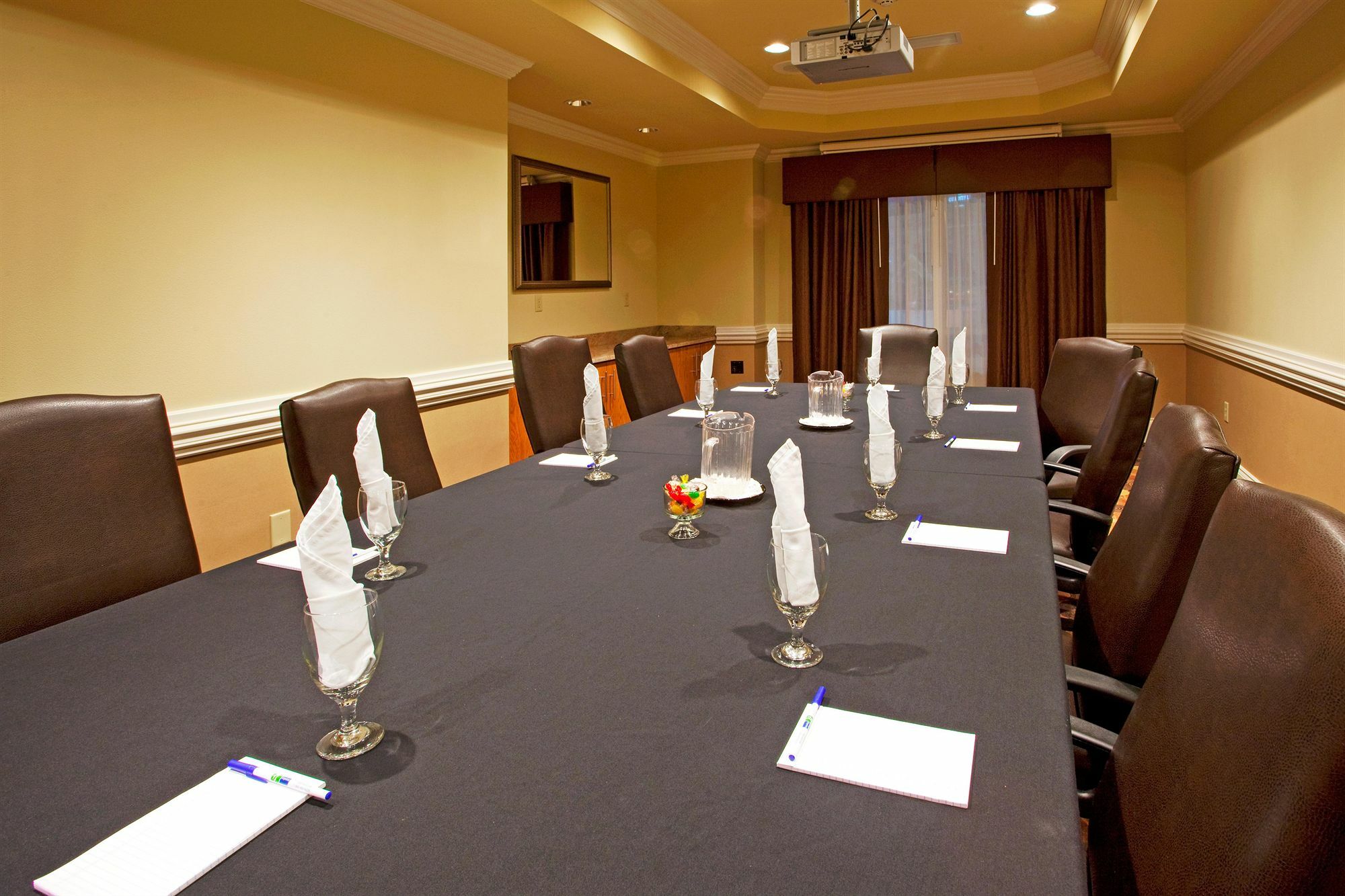 Express & - By Ihg Valdosta