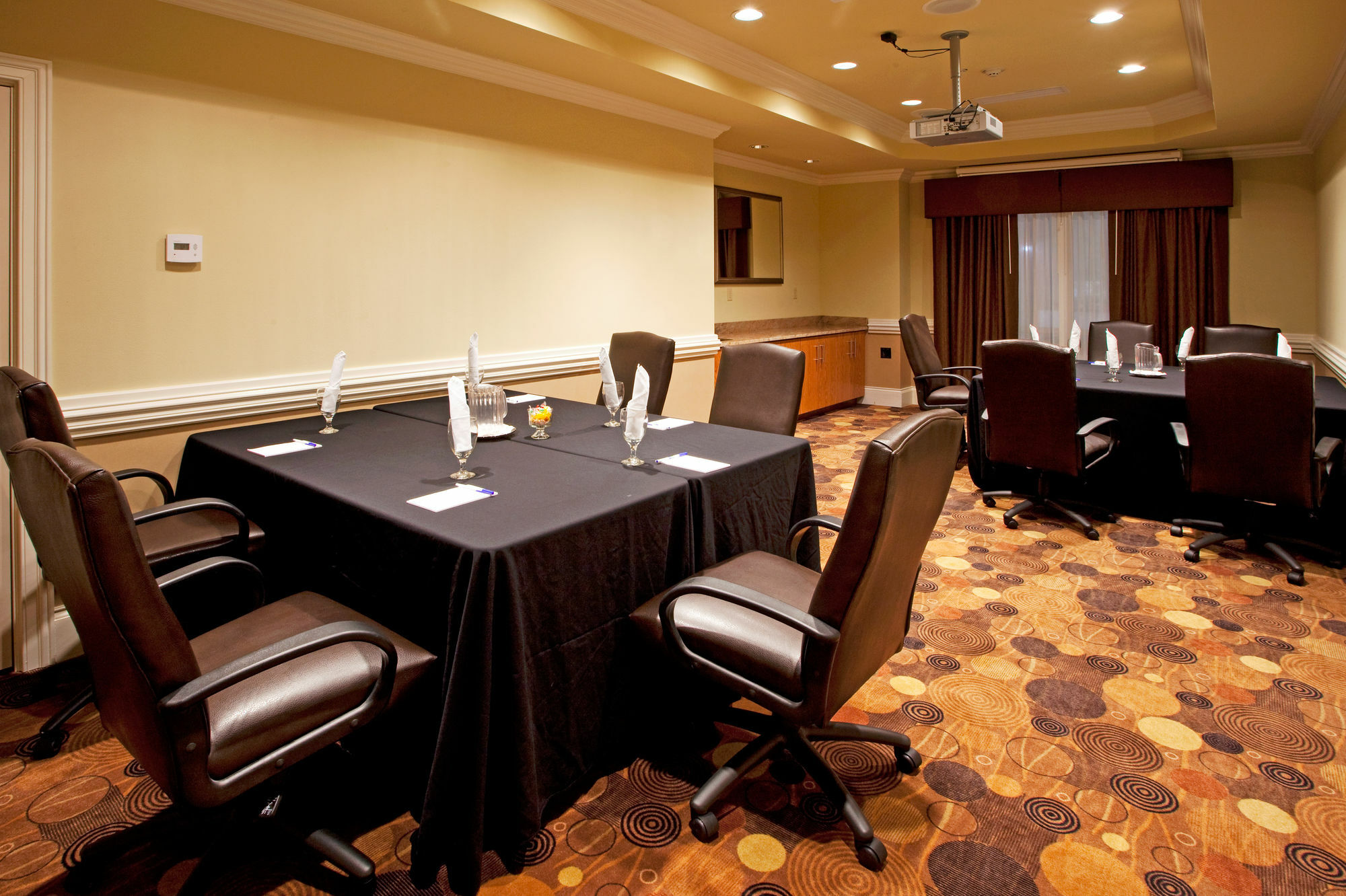 Express & - By Ihg Hotel Valdosta